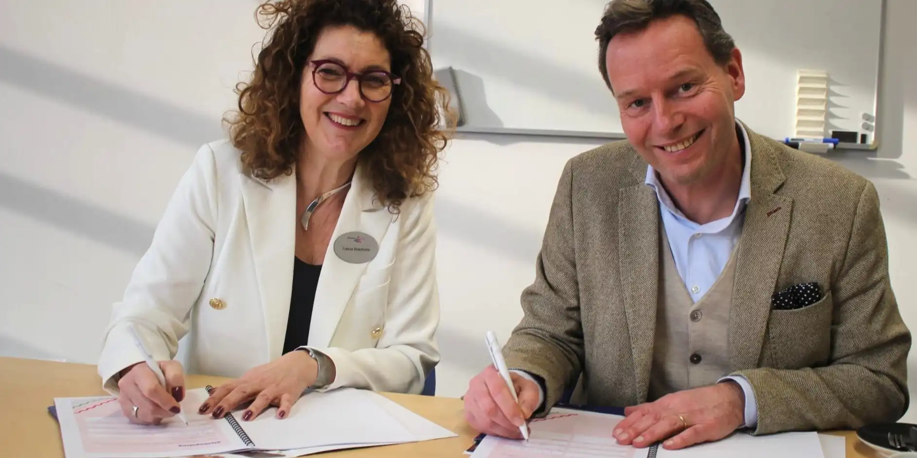Ondertekening contract tussen BrabantZorg en IBN
