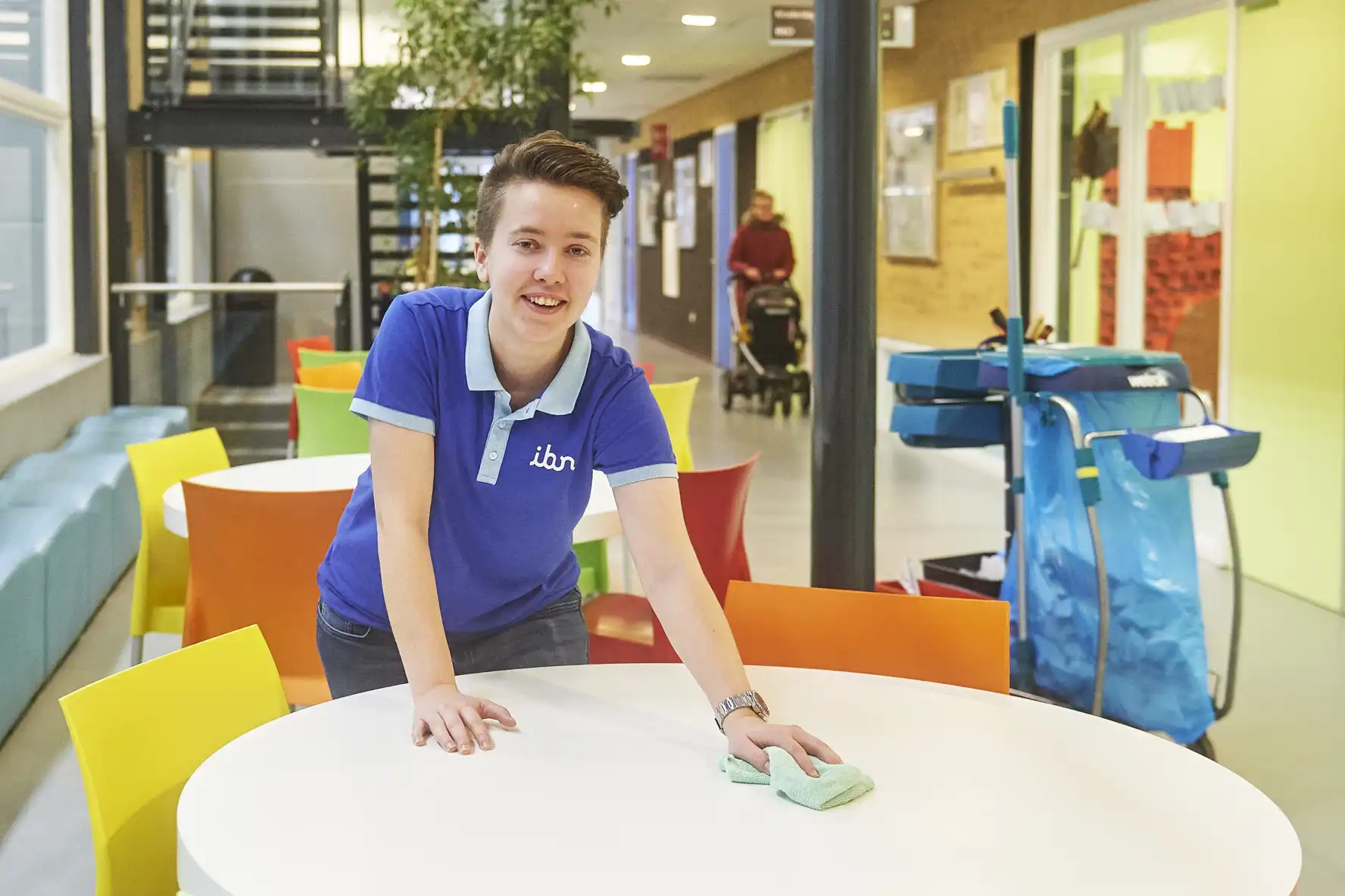 Marly Schuurs aan het werk bij centrum Oelbroeck